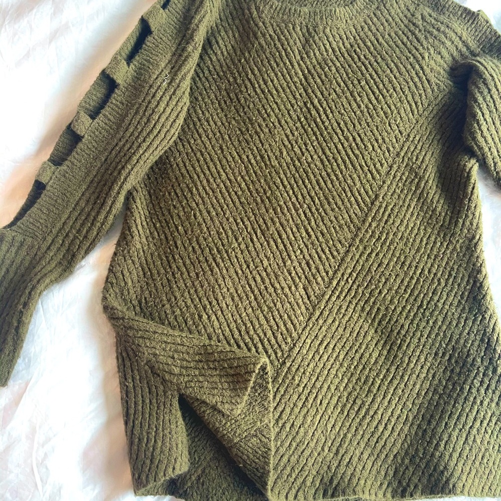 Sweater - Picture 3 of 4